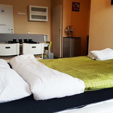 Apartamento Walk Distance To Mokotow Business Park Varsovia Exterior foto