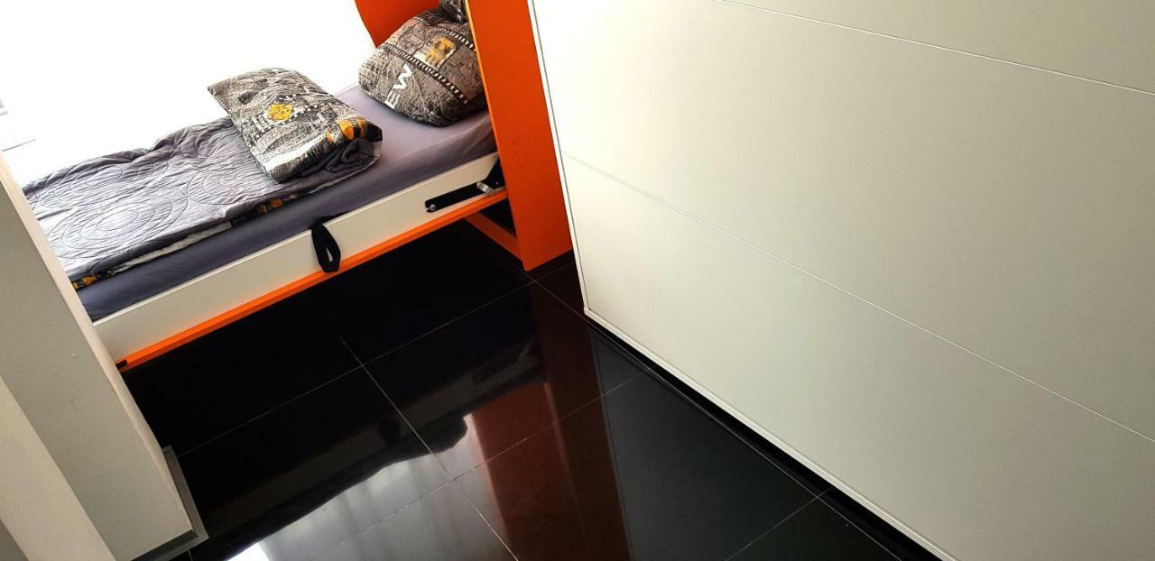Apartamento Walk Distance To Mokotow Business Park Varsovia Exterior foto